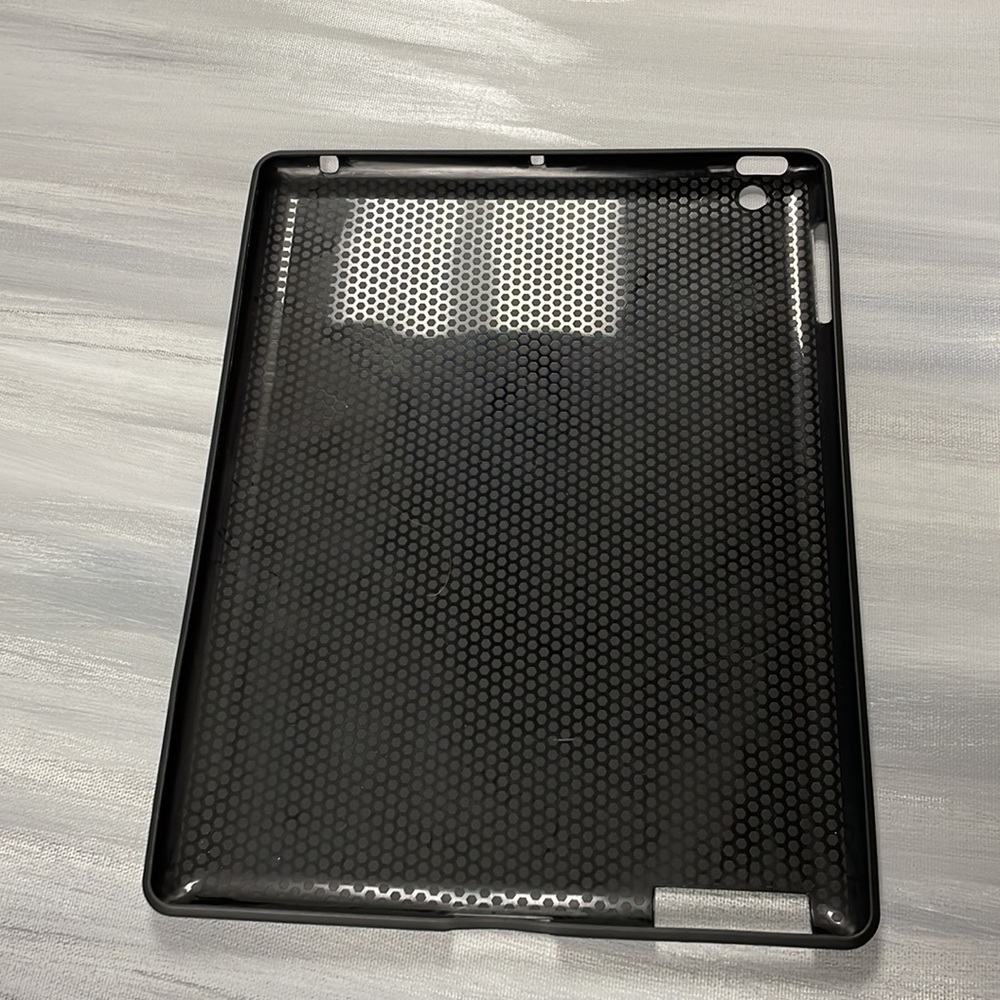 New iPad case for 2/3/4 without tags, color is matte black